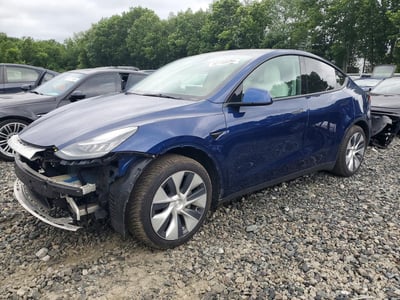5YJYGAEE0MF****** 2021 Tesla Model Y