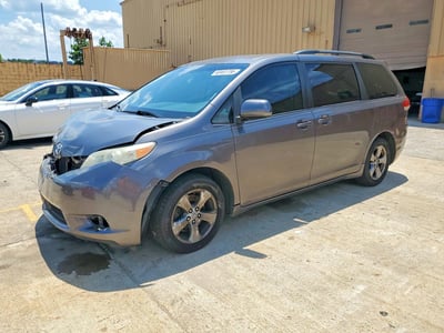 5TDKK3DC3BS****** 2011 Toyota Sienna