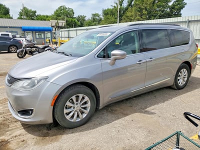 2C4RC1BG3HR****** 2017 Chrysler Pacifica