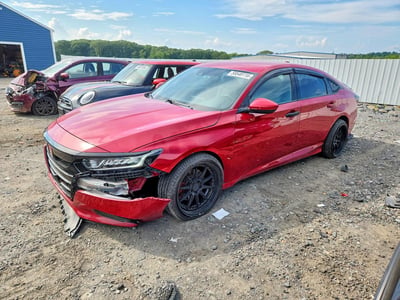 1HGCV1F33JA****** 2018 Honda Accord