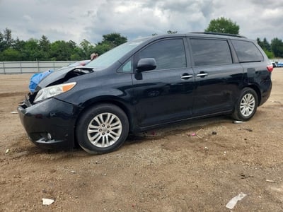 5TDYK3DC9FS****** 2015 Toyota Sienna