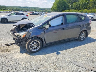 JTDZN3EU0FJ****** 2015 Toyota Prius V