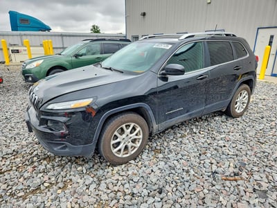 1C4PJMCS1GW****** 2016 Jeep Cherokee