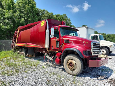 1M2AG11C87M****** 2007 Mack CV713 Granite