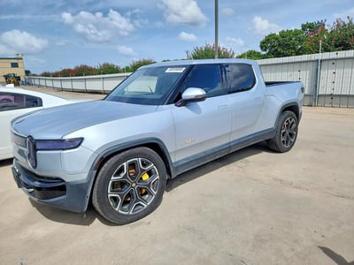 7FCTGAAA9PN****** 2023 Rivian R1T