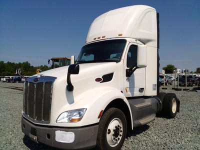 1XPBA48X8GD****** 2016 Peterbilt 579