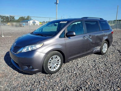 5TDYK3DC3FS****** 2015 Toyota Sienna