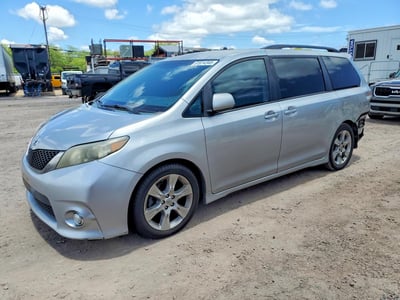 5TDXK3DC3CS****** 2012 Toyota Sienna