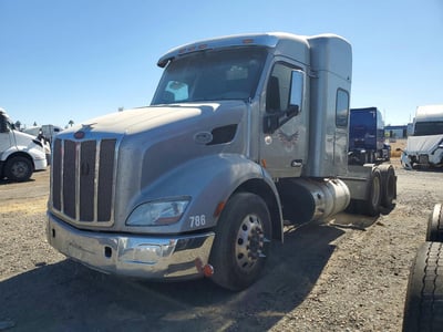 1XPBDP9X9LD****** 2020 Peterbilt 579