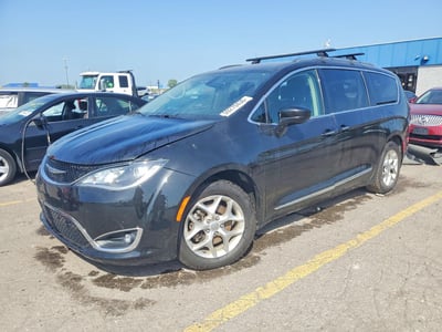 2C4RC1EG3KR****** 2019 Chrysler Pacifica