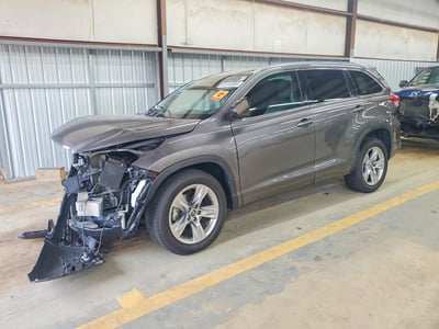 5TDYZRFH9HS****** 2017 Toyota Highlander