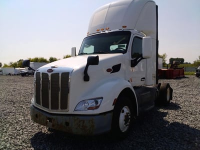 1XPBA48X2GD****** 2016 Peterbilt 579