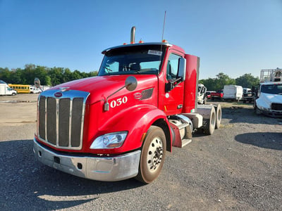 1XPBDP9X2FD****** 2015 Peterbilt 579