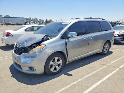 5TDKK3DC0BS****** 2011 Toyota Sienna
