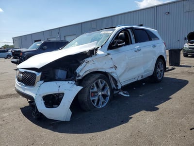 5XYPK4A51GG****** 2016 Kia Sorento