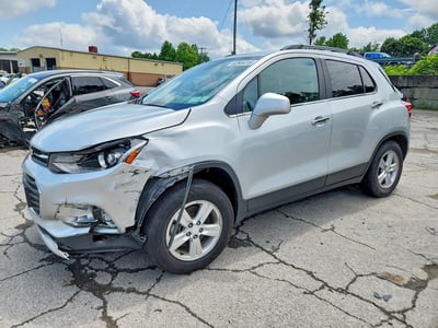 3GNCJPSB0JL****** 2018 Chevrolet Trax