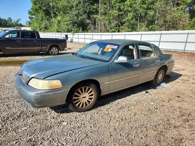 1LNHM81W24Y****** 2004 Lincoln Town Car