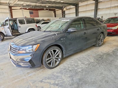 1VWAA7A30JC****** 2018 Volkswagen Passat