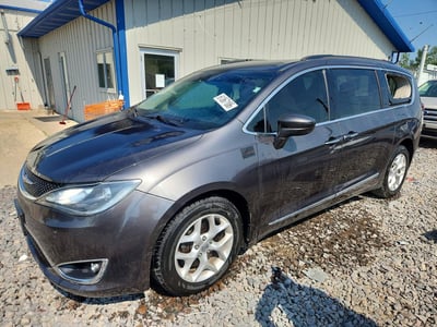2C4RC1BG5HR****** 2017 Chrysler Pacifica
