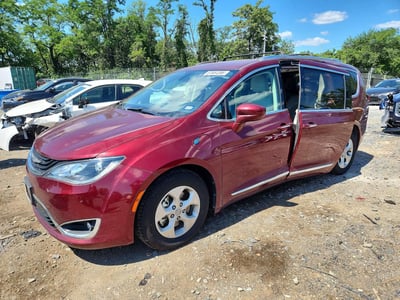 2C4RC1L78JR****** 2018 Chrysler Pacifica