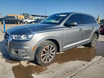 WA1AAAF74HD****** 2017 Audi Q7