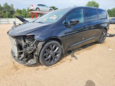2C4RC1FGXKR****** 2019 Chrysler Pacifica