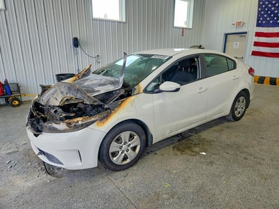 3KPFK4A78HE****** 2017 Kia Forte