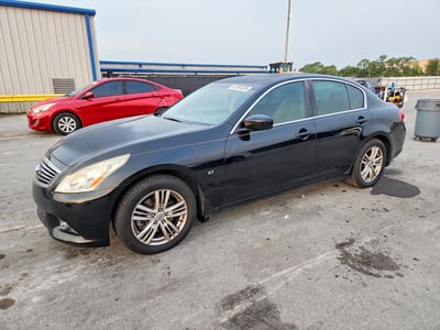JN1CV6APXFM****** 2015 Infiniti Q40