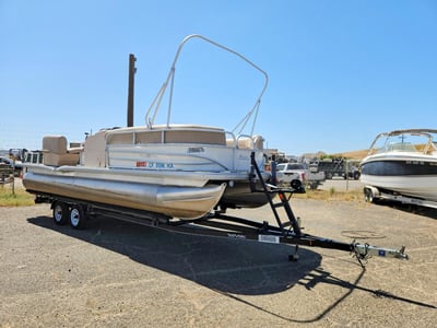 BUJ4748***** 2017 Sun Tracker Boat