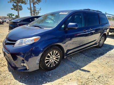 5TDYZ3DC8JS****** 2018 Toyota Sienna