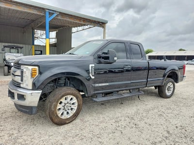 1FT7X2BT3JE****** 2018 Ford F-250