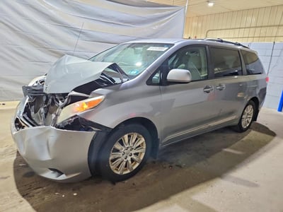 5TDJK3DC0BS****** 2011 Toyota Sienna