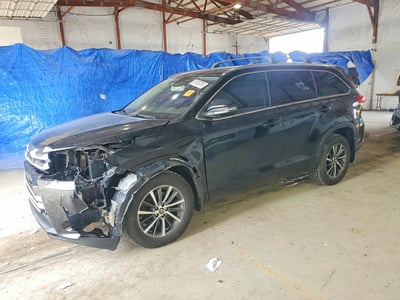 5TDJZRFHXHS****** 2017 Toyota Highlander