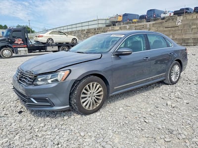 1VWBT7A37HC****** 2017 Volkswagen Passat