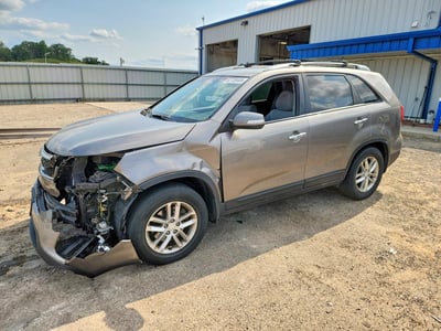 5XYKT4A72FG****** 2015 Kia Sorento