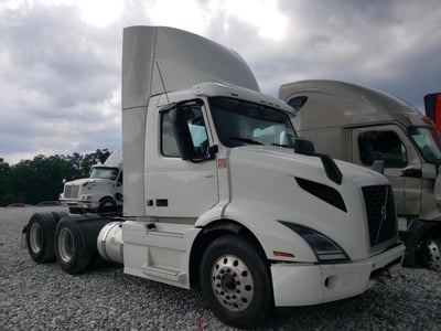 4V4WC9EH6LN****** 2020 Volvo Trucks VNR