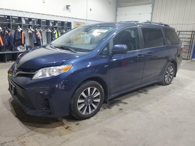 5TDJZ3DC6JS****** 2018 Toyota Sienna
