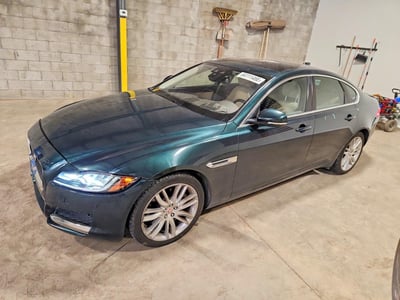 SAJBK4BV0GC****** 2016 Jaguar XF