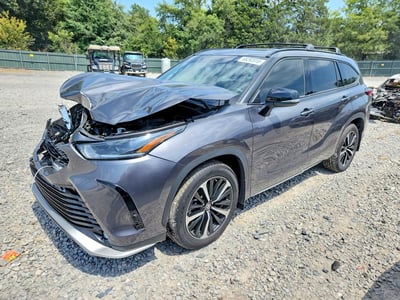5TDJZRBHXNS****** 2022 Toyota Highlander