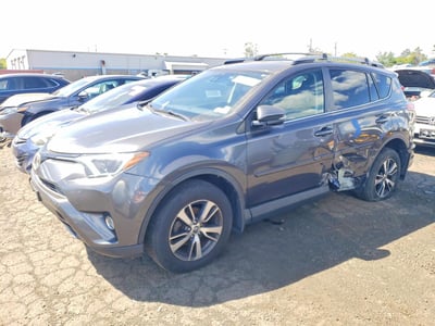 JTMRFREV0HJ****** 2017 Toyota RAV4