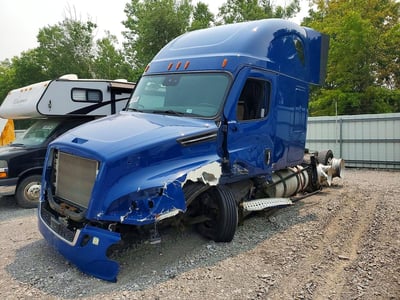 3AKJHHDR8RS****** 2024 Freightliner Cascadia