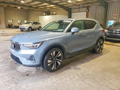 YV4L12UA1P2****** 2023 Volvo XC40