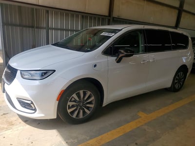 2C4RC1S72RR****** 2024 Chrysler Pacifica