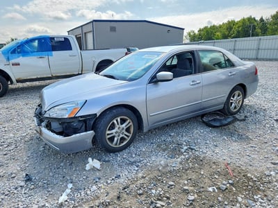 1HGCM56327A****** 2007 Honda Accord