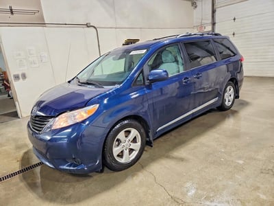 5TDKK3DC6CS****** 2012 Toyota Sienna