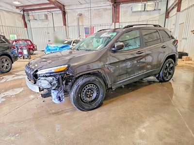 1C4PJMDX9JD****** 2018 Jeep Cherokee