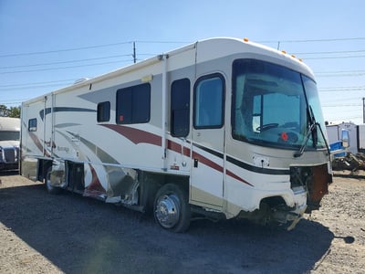 4UZAB2BV45C****** 2005 Freightliner Xc Raised Rail