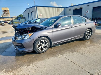 1HGCR2F34HA****** 2017 Honda Accord