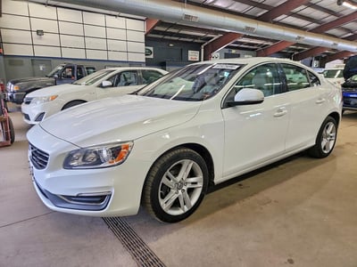YV1612TBXF1****** 2015 Volvo S60