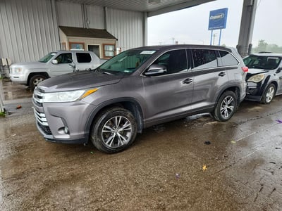 5TDBZRFH4JS****** 2018 Toyota Highlander